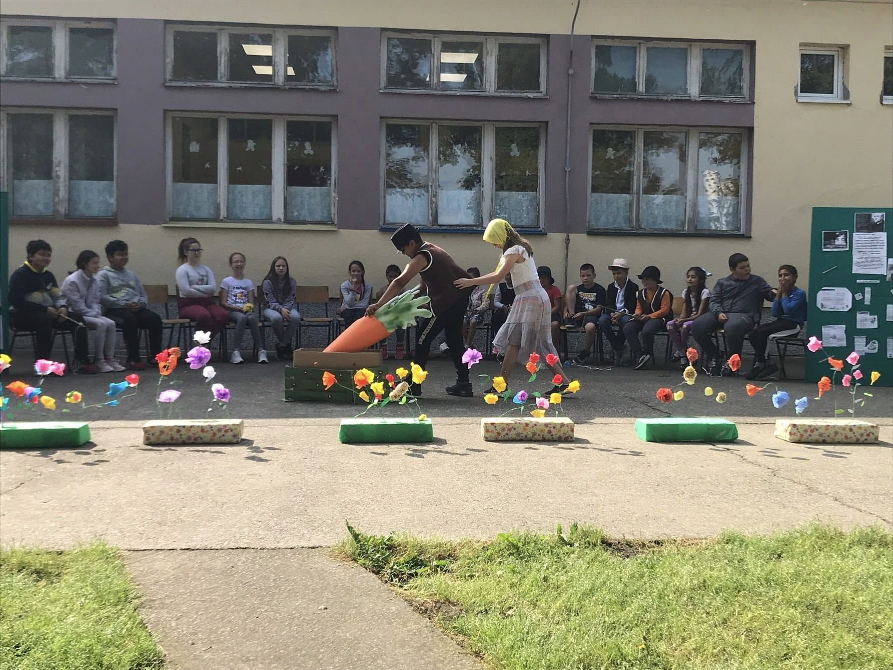 351121654_211873605046667_6490281393766753818_n.jpg