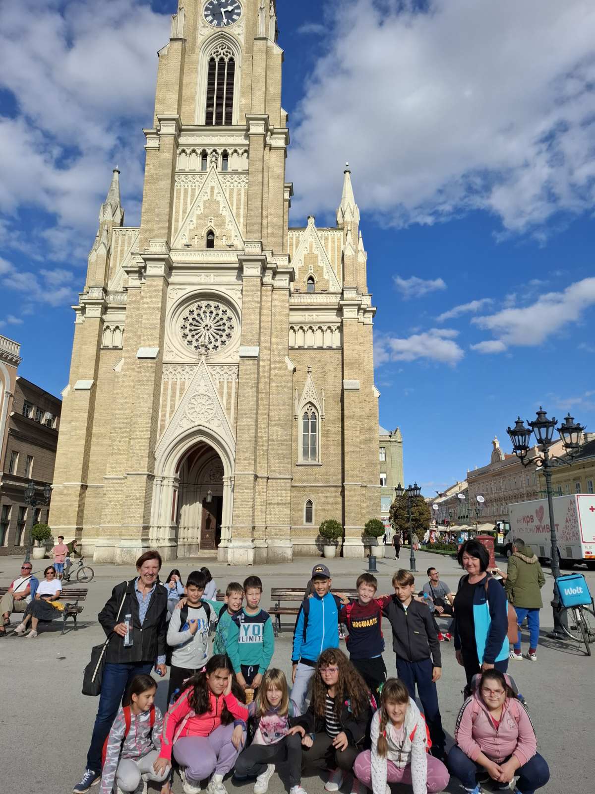 img-b10e560fea1de013e871da43f07e7a25-v.jpg
