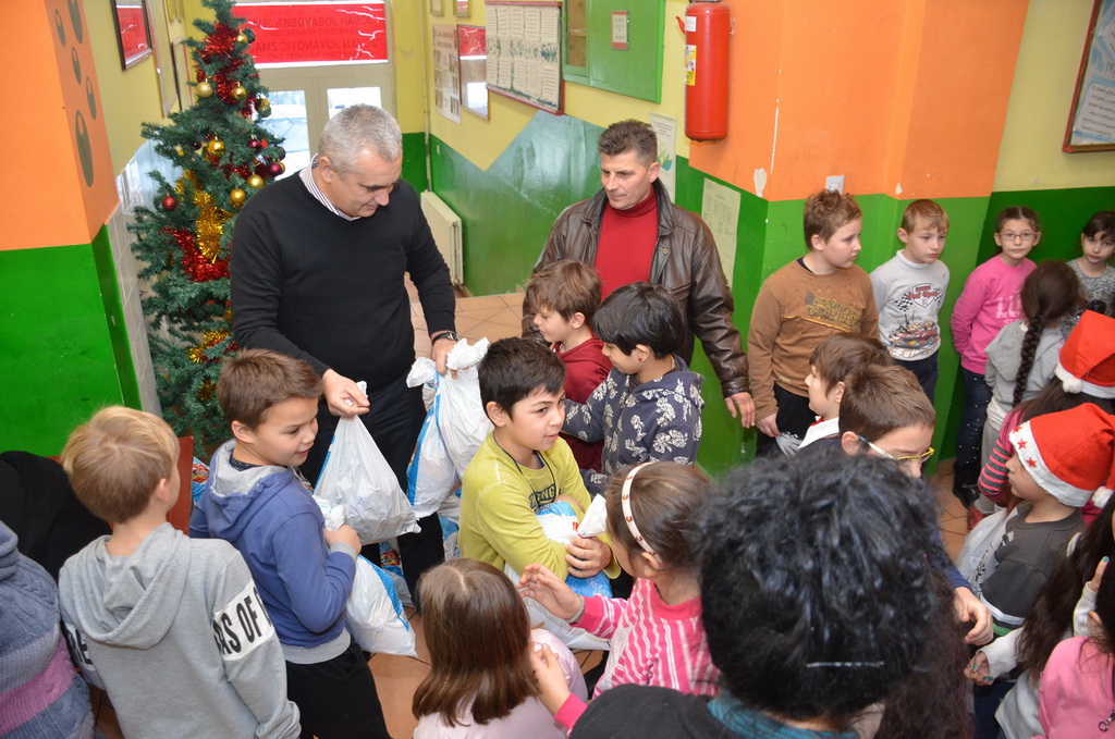 paketici-os-i-pu-21-12-2018_13.jpg
